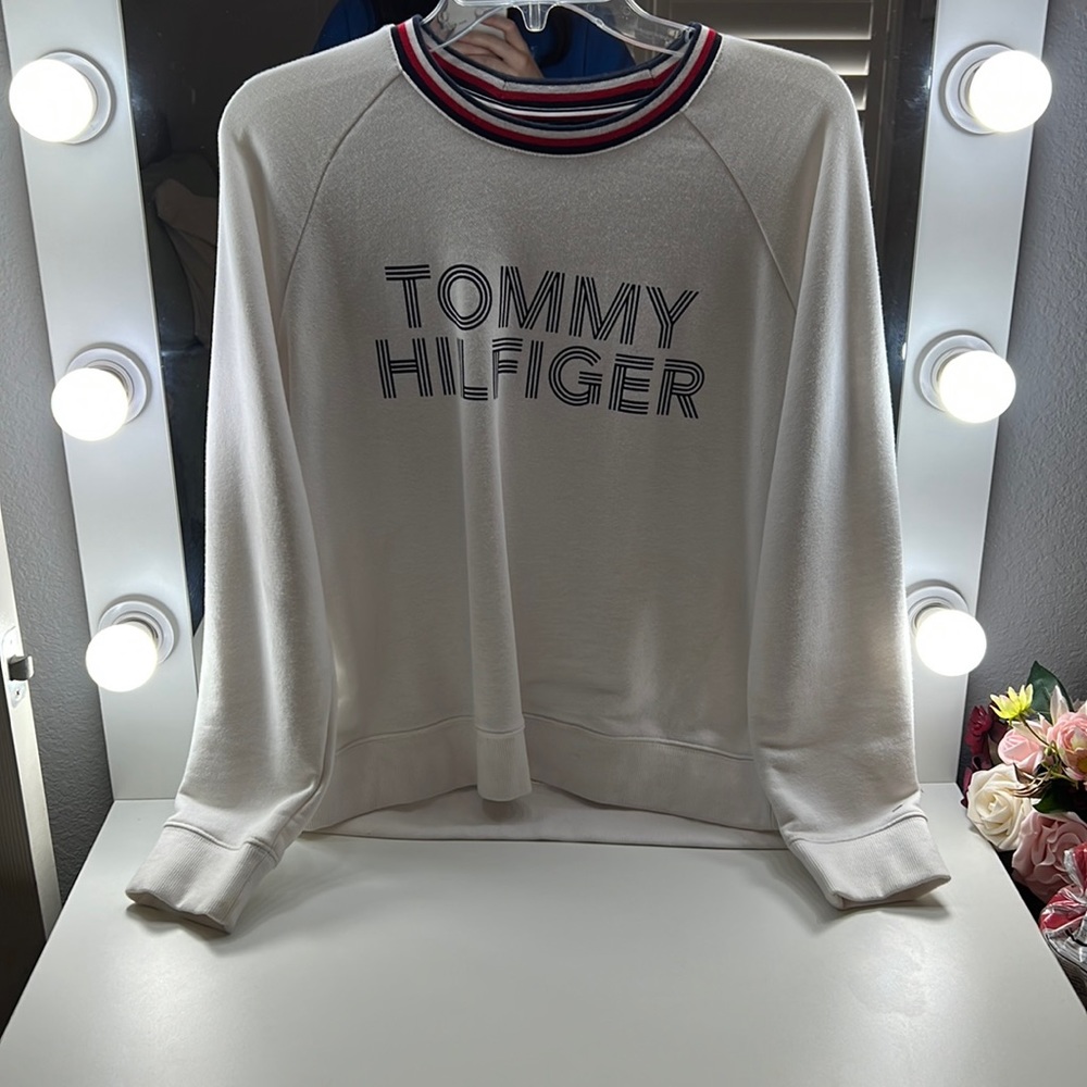 tommy hilfiger pull over sweater